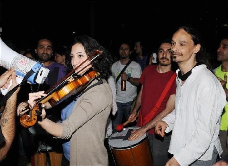 Taksim Gezi Parkı'na "Şafak Baskını!.."
