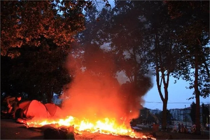 Taksim Gezi Parkı'na "Şafak Baskını!.."