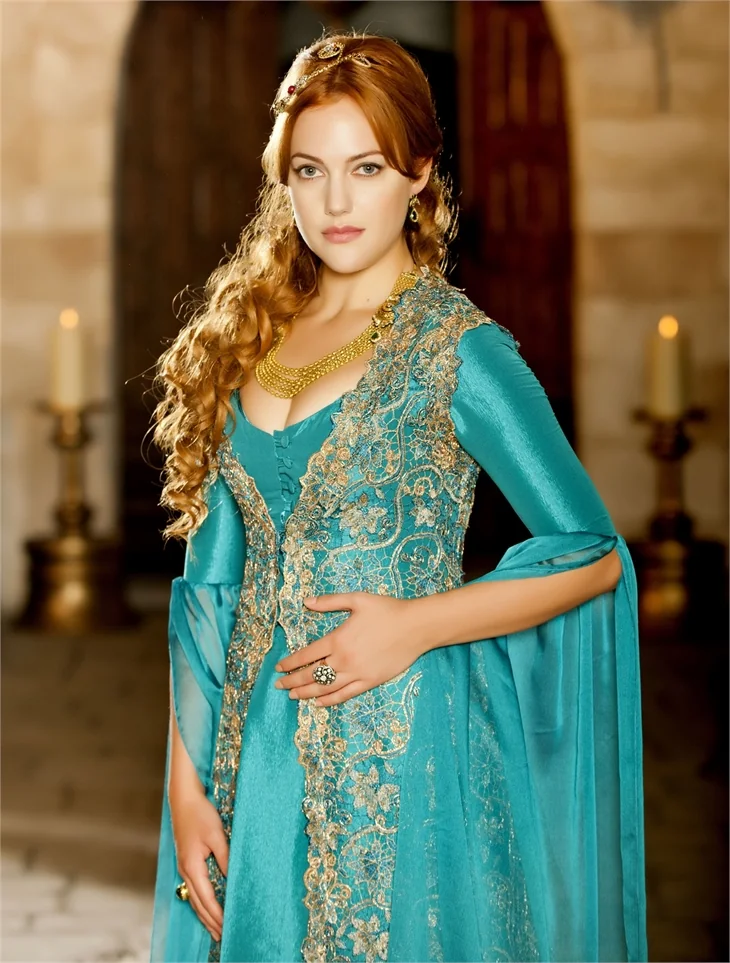Meryem Uzerli komşuda banyo yapıyordu, zengin oldu!
