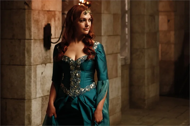 Meryem Uzerli komşuda banyo yapıyordu, zengin oldu!