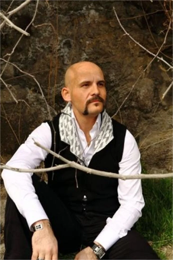 Seyirci protesto etti, Atalay Demirci sahneyi terk etti!