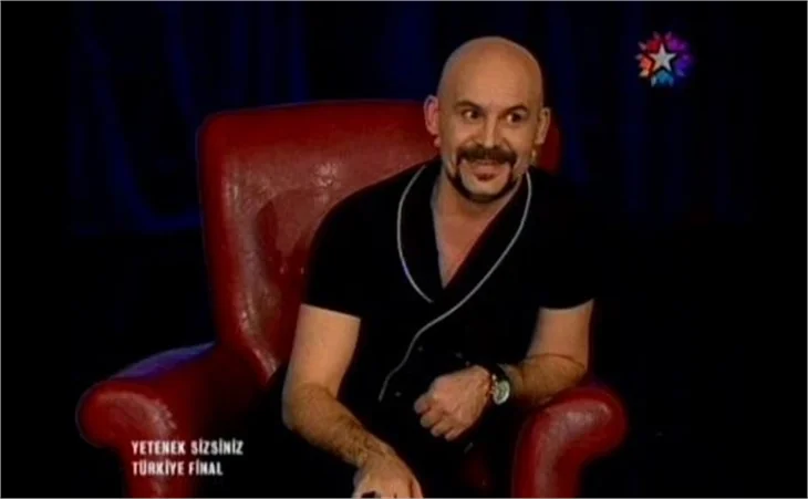 Seyirci protesto etti, Atalay Demirci sahneyi terk etti!