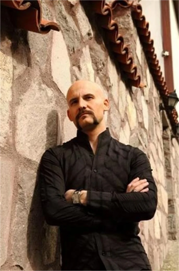 Seyirci protesto etti, Atalay Demirci sahneyi terk etti!