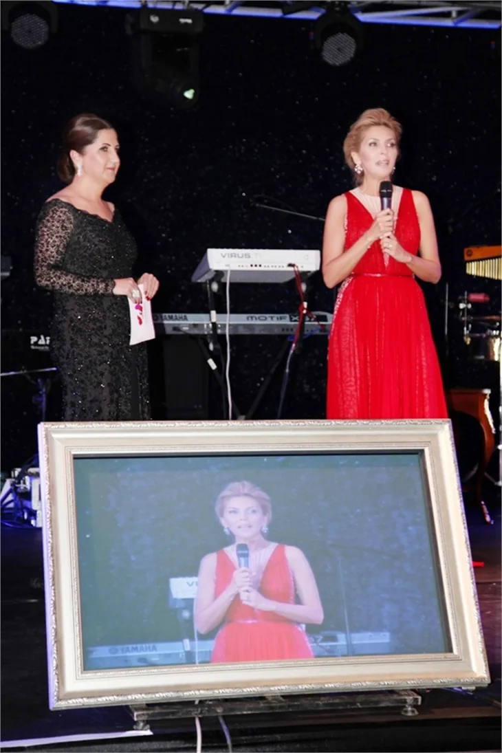 Süperstar Ajda Pekkan sahnelere çabuk döndü!