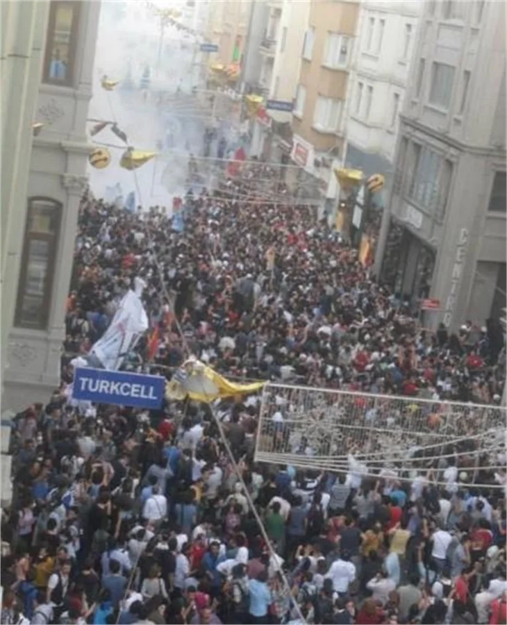 Twitter fotoğraflarıyla Gezi Parkı!