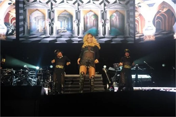 Gladyatör'den Rihanna'ya ikram!