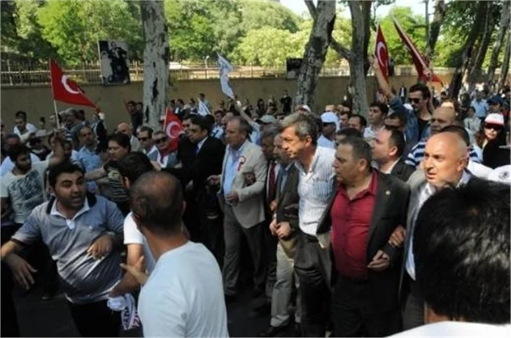 Kemal Kılıçdaroğlu Taksim'de!