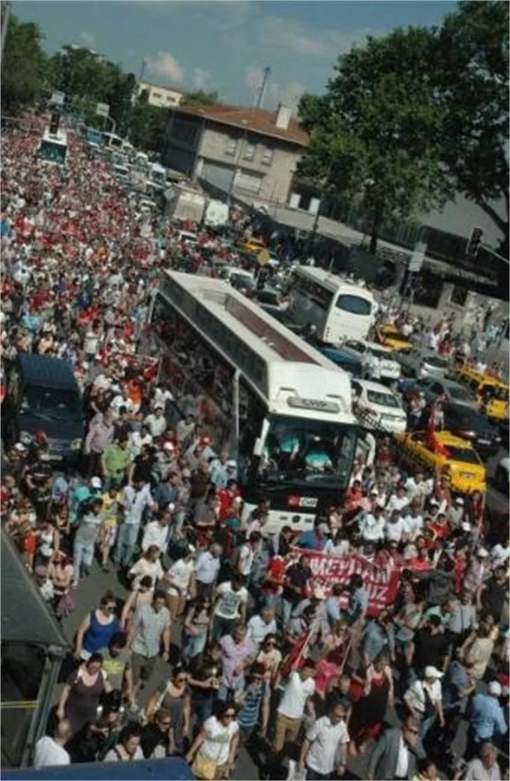 Kemal Kılıçdaroğlu Taksim'de!