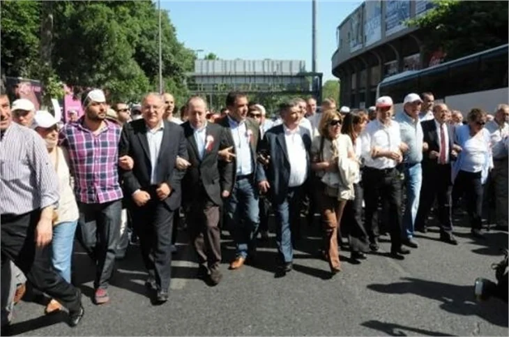 Kemal Kılıçdaroğlu Taksim'de!