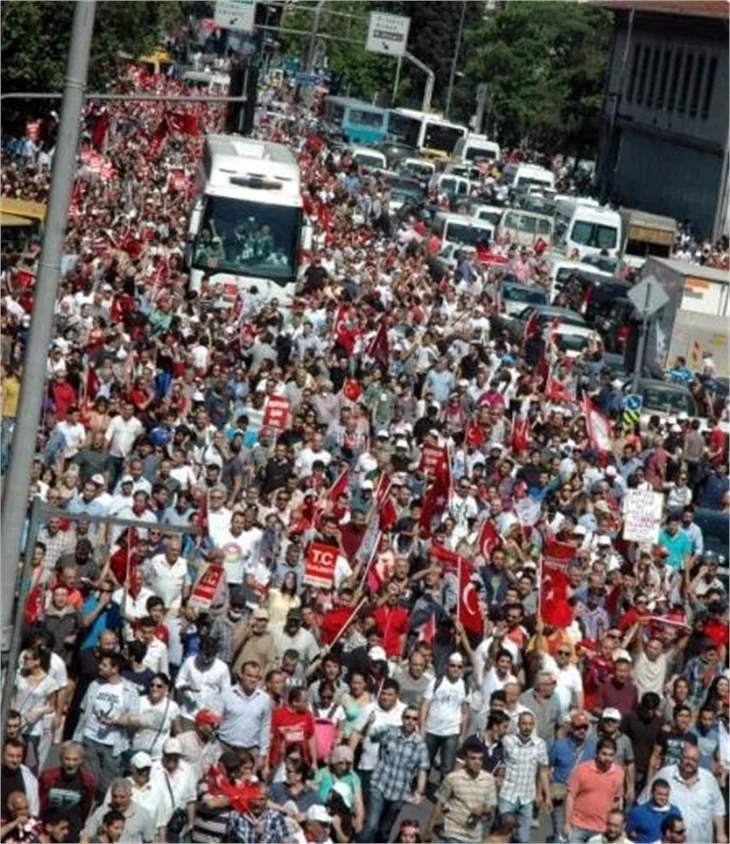 Kemal Kılıçdaroğlu Taksim'de!