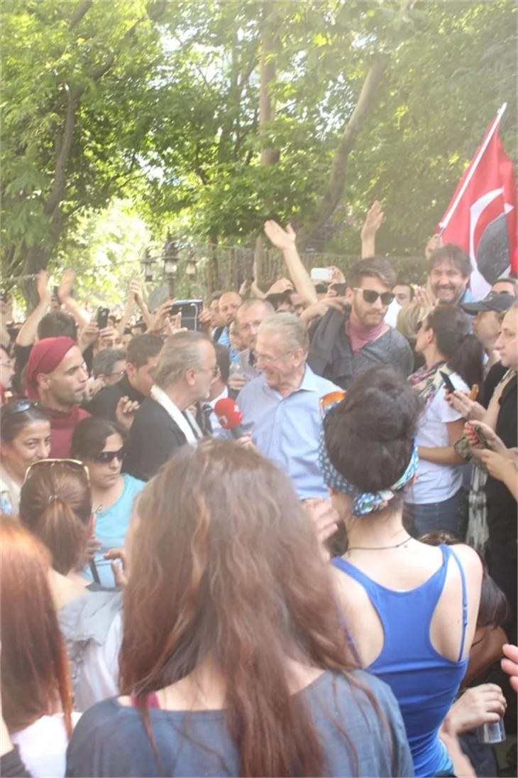 Ünlüler 7. günde de Gezi Parkı'ndaydı!