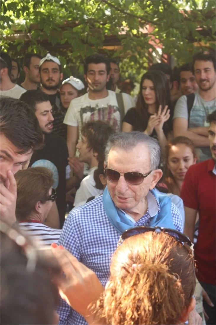 Ünlüler 7. günde de Gezi Parkı'ndaydı!