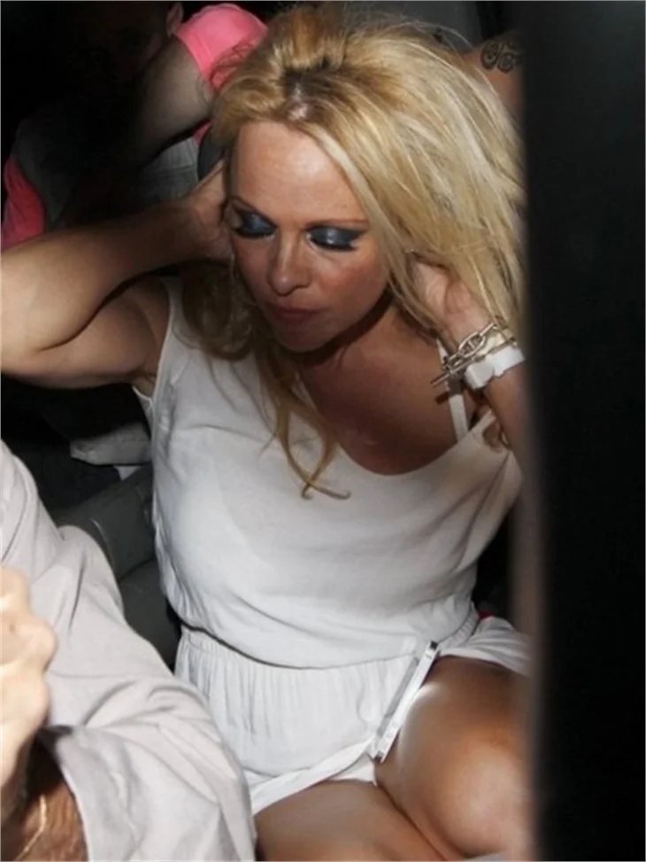 Pamela Anderson döndü!