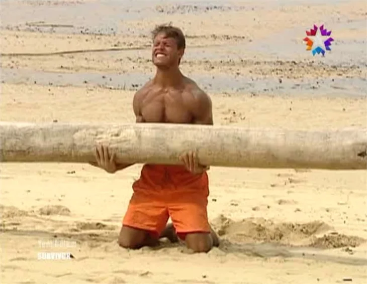 Survivor'da Murat finale koşuyor...