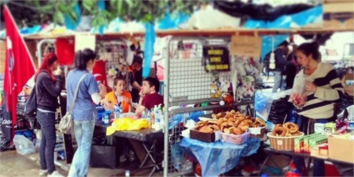Gezi Parkı'nda kandil!