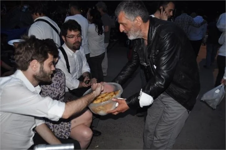 Gezi Parkı'nda kandil!