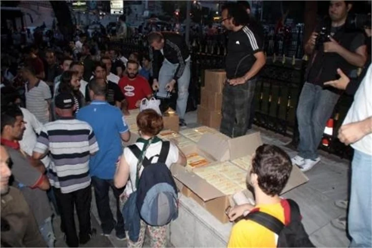 Gezi Parkı'nda kandil!