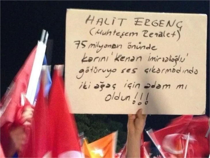 Bu pankarta tepki büyük!
