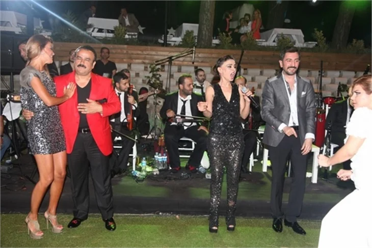 Elif Karlı'nın oğlunun sünnetine ünlü akını!