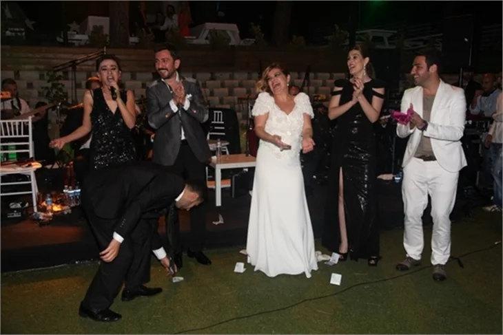 Elif Karlı'nın oğlunun sünnetine ünlü akını!