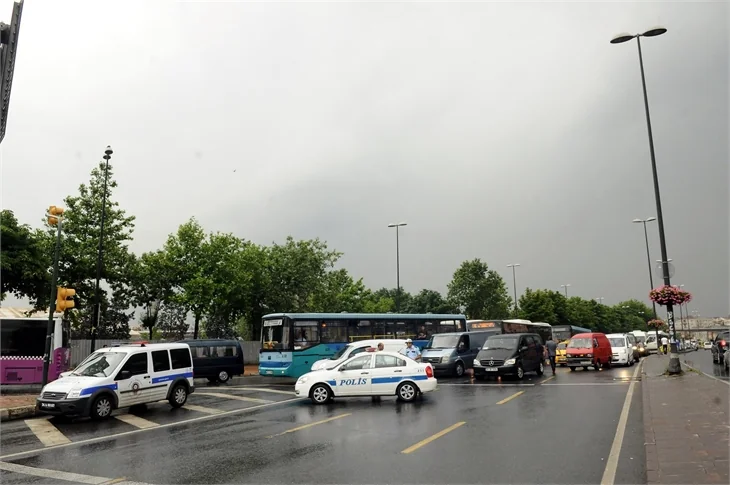 İstanbul'u sel aldı!
