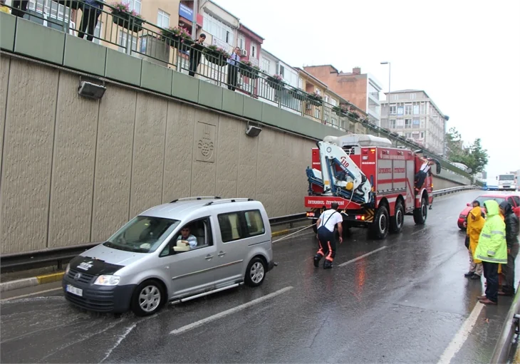 İstanbul'u sel aldı!
