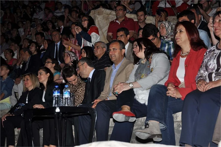 Ajda antik çağlara gitti!