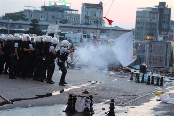 Gezi Parkı'na müdahaleden ilk fotoğraflar!