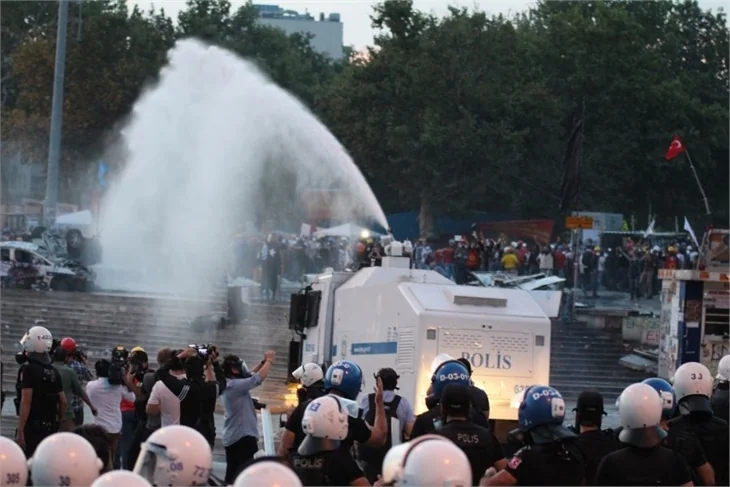 Gezi Parkı'na müdahaleden ilk fotoğraflar!