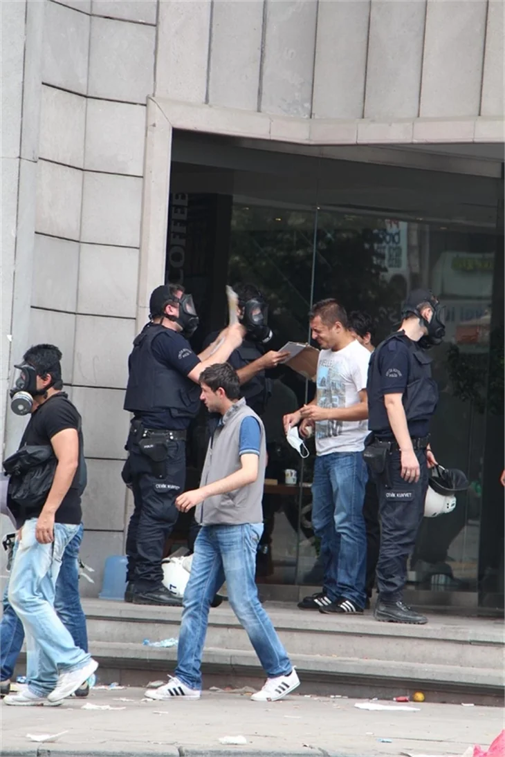 Doktorlara kelepçe