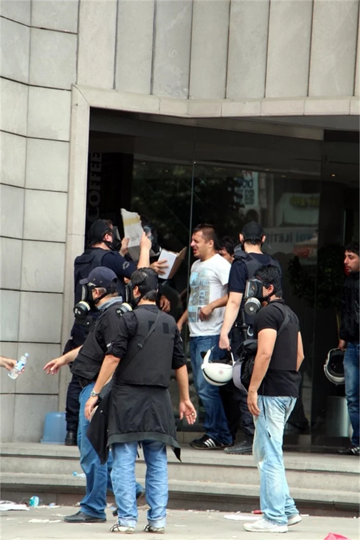 Doktorlara kelepçe