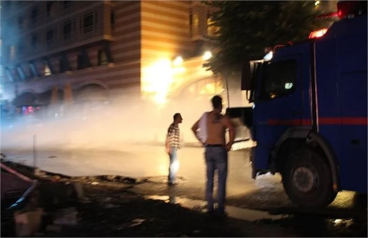 Türkiye sokakta!