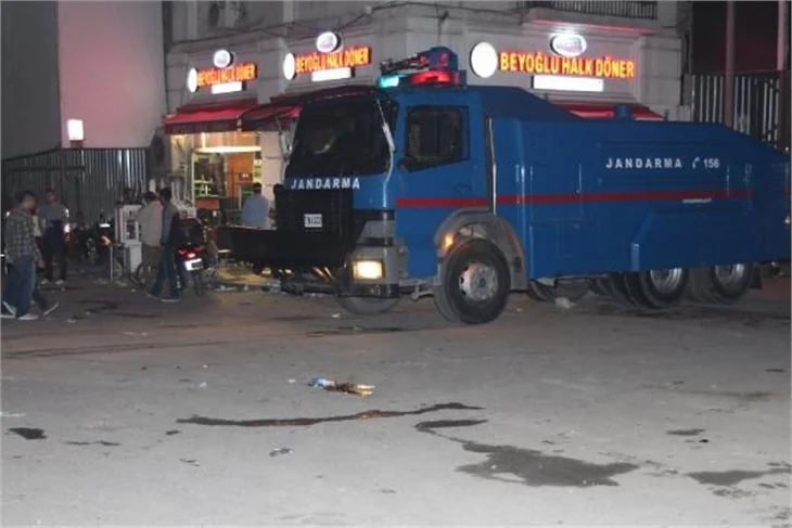 Türkiye sokakta!