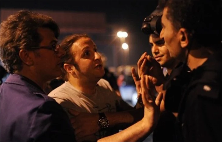 İlker Ayrık polisleri ikna etmeye çalıştı!