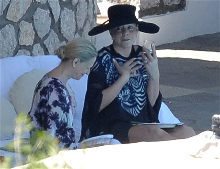Diva'dan bikini şov!
