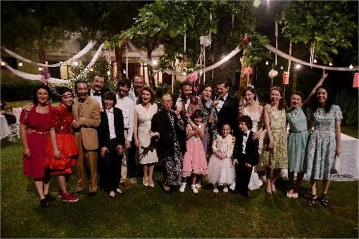 "Öyle Bir Geçer Zaman Ki"nin veda yemeği!