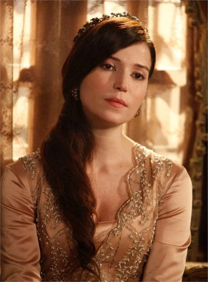 Hatice Sultan vicdan azabı çekiyor!