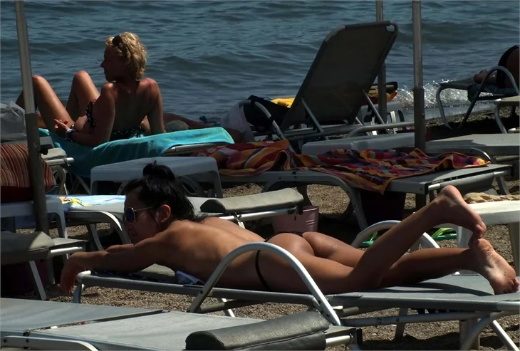 Tatil geldi sokaklar boşaldı, plajlar doldu!