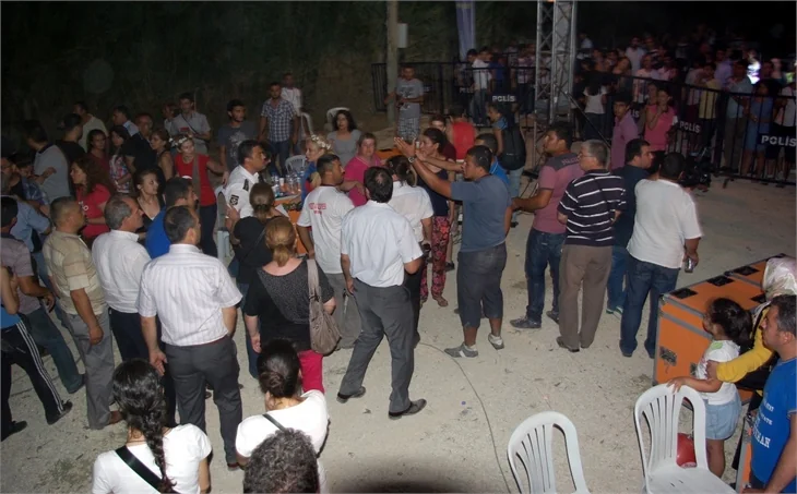 Zülfü Livaneli saldırıya uğradı!