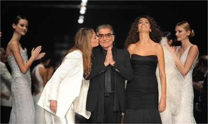 İzzet Çapa, ünlü modacı Roberto Cavalli ile röportaj yaptı!