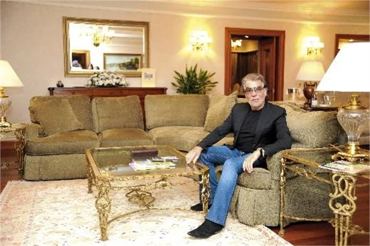 İzzet Çapa, ünlü modacı Roberto Cavalli ile röportaj yaptı!