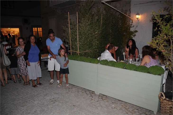 Halit Ergenç ve Bergüzar Korel Alaçatı'da...