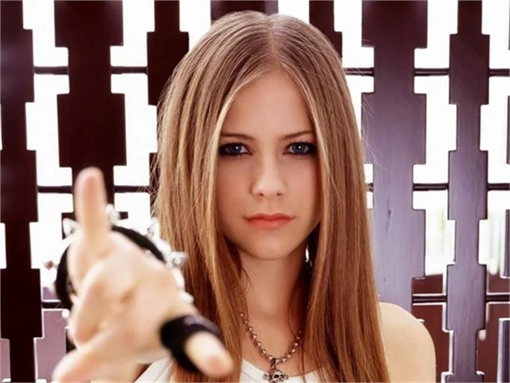 Avril Lavigne evlendi!