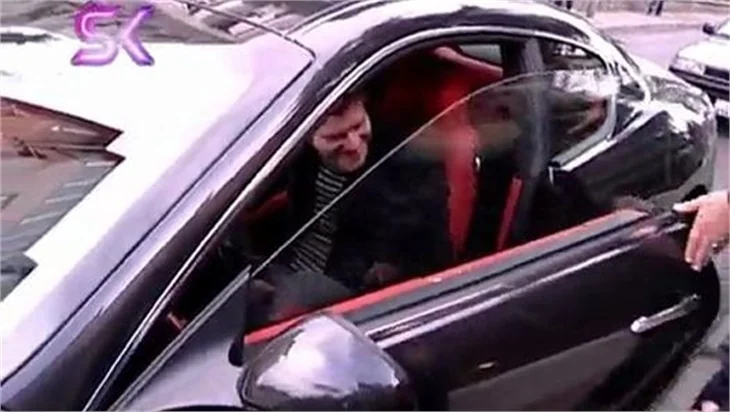 Kıvanç Tatlıtuğ, hayatı sorgulamaya Londra'ya gidiyor!