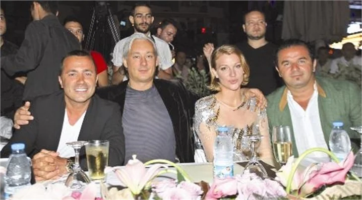 Serdar Ortaç'tan Chloe'ye büyük sürpriz!