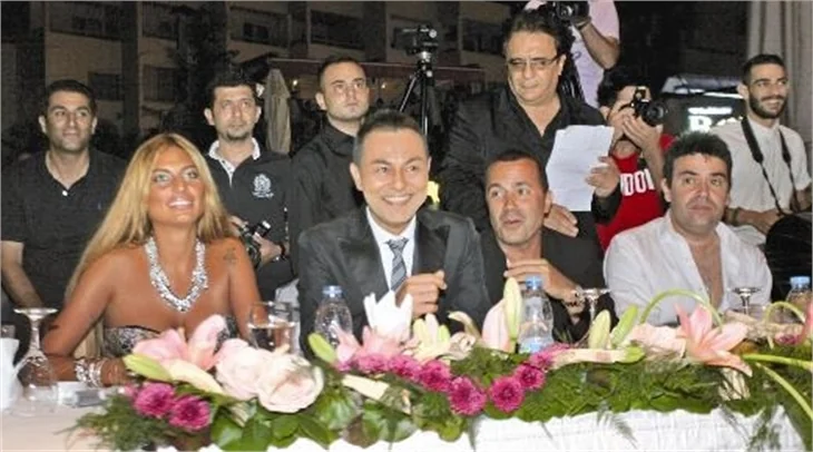 Serdar Ortaç'tan Chloe'ye büyük sürpriz!