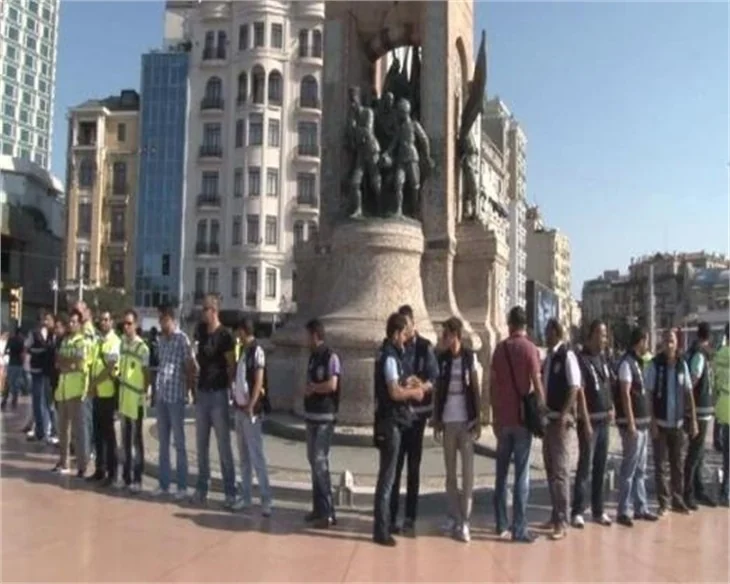 Taksim'de su savaşına polis müdahalesi!