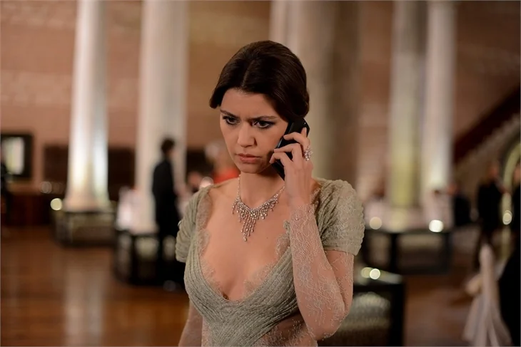 Beren Saat rolüne nasıl hazırlandı?