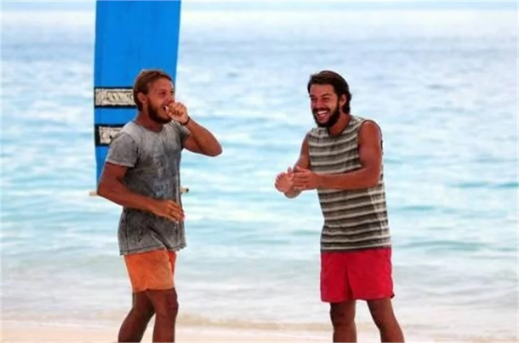 Murat ve Hilmi Cem aynı kıza aşık olursa..