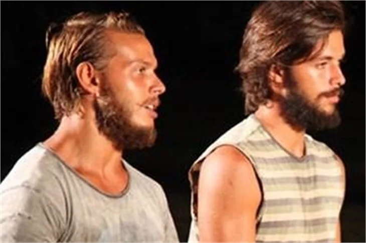 Murat ve Hilmi Cem aynı kıza aşık olursa..